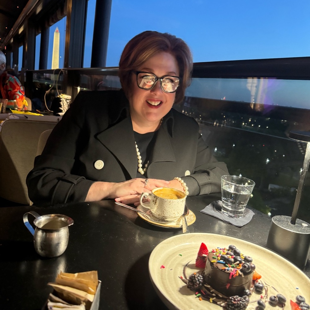 Meet your Posher, Lara